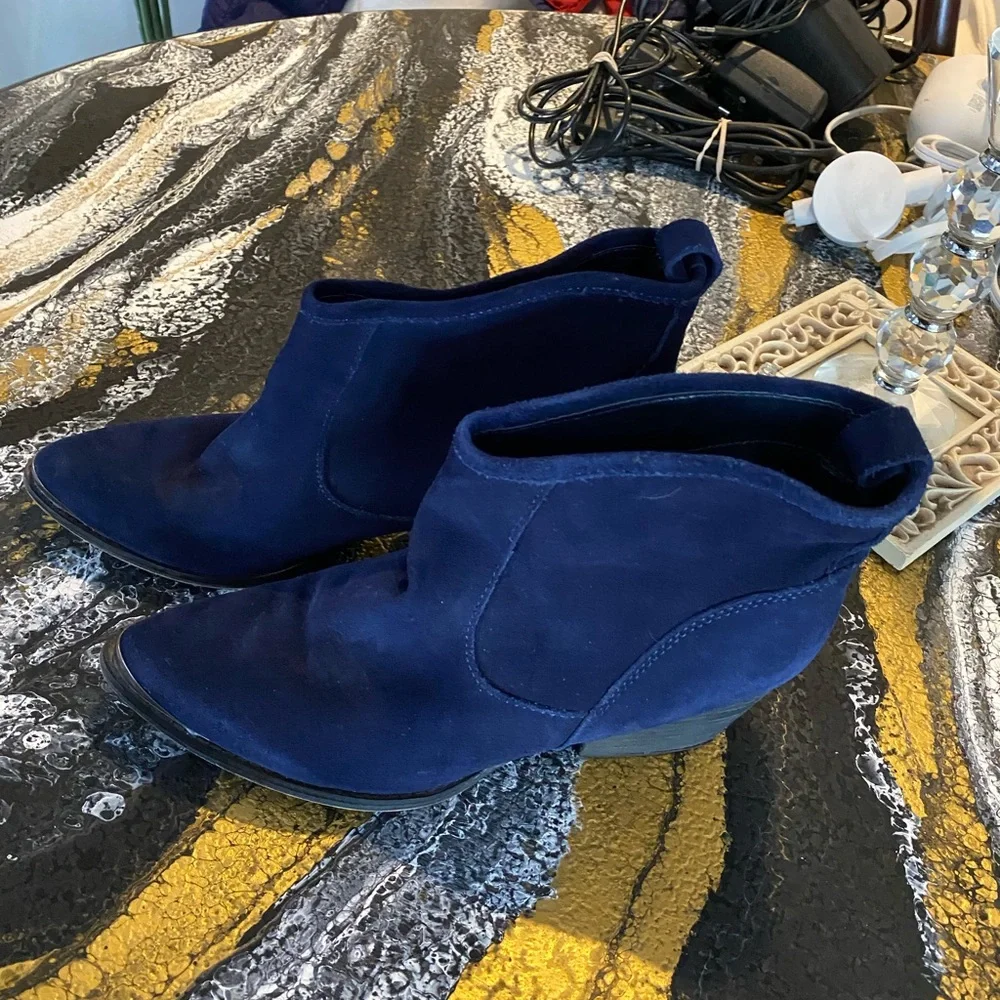 Blue suede 9 booties - Picture 3 of 7